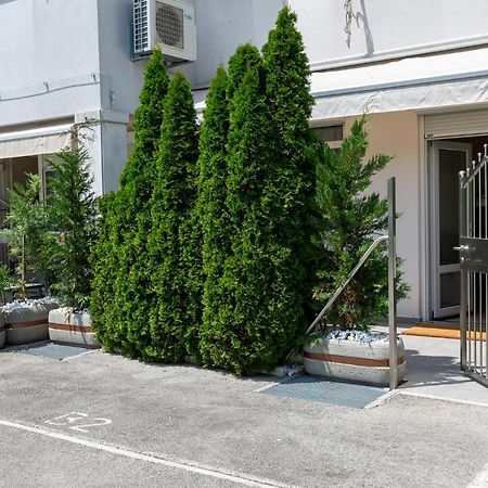 Stylish Apartment Mediterraneo Porec Bagian luar foto