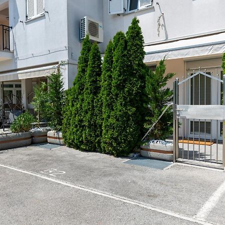 Stylish Apartment Mediterraneo Porec Bagian luar foto