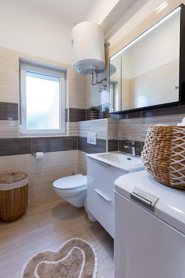Stylish Apartment Mediterraneo Porec Bagian luar foto