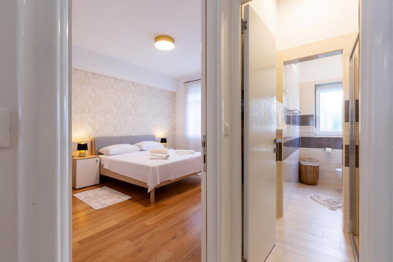 Stylish Apartment Mediterraneo Porec Bagian luar foto