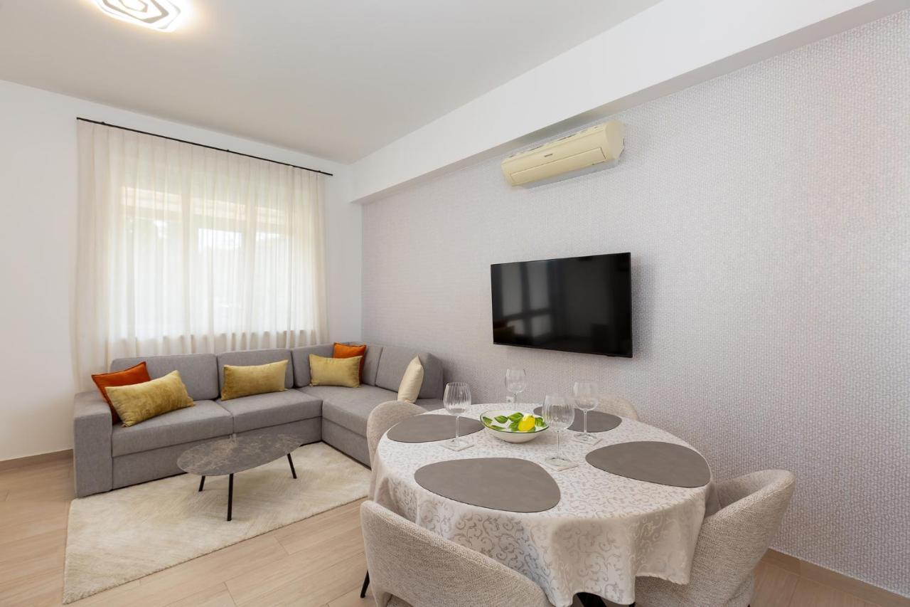 Stylish Apartment Mediterraneo Porec Bagian luar foto