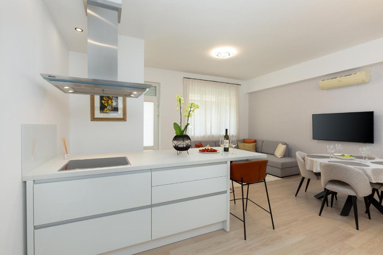 Stylish Apartment Mediterraneo Porec Bagian luar foto
