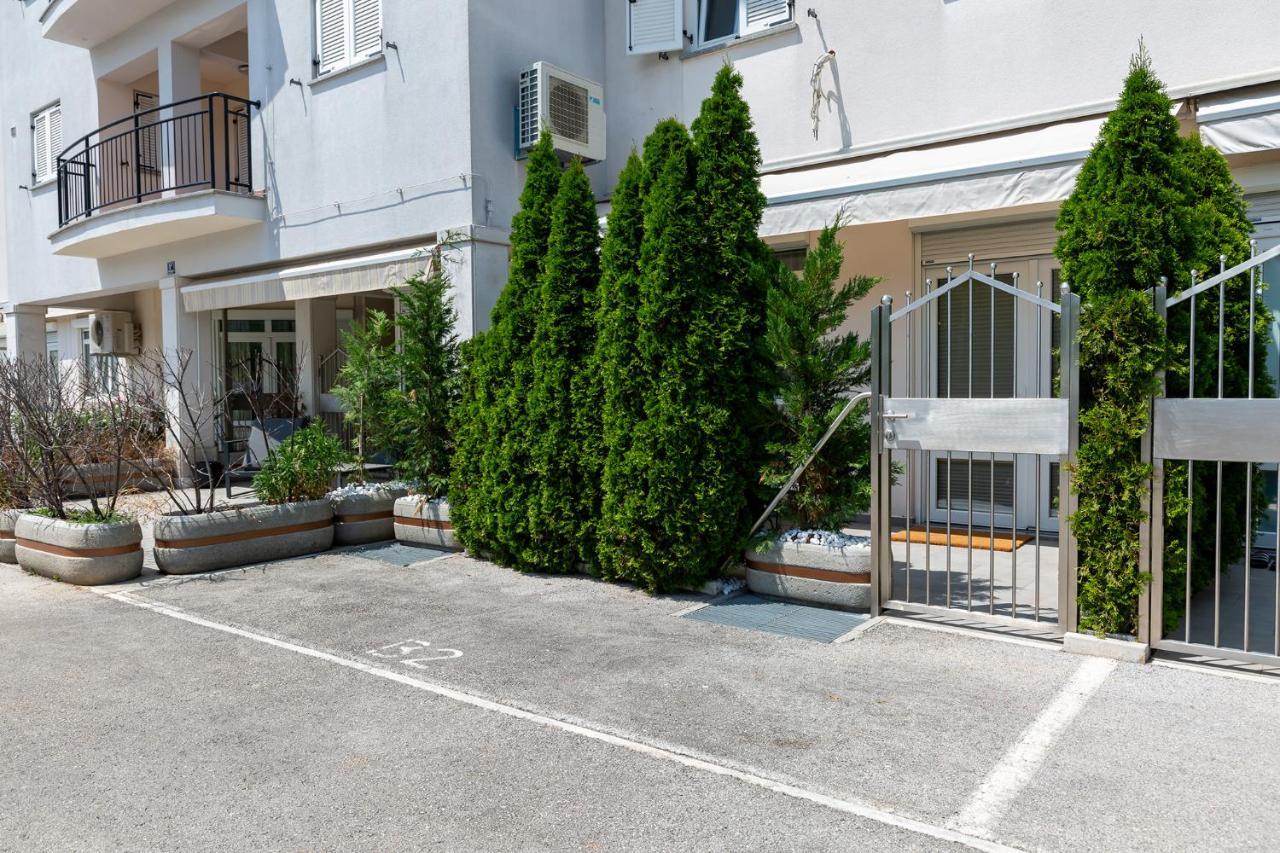 Stylish Apartment Mediterraneo Porec Bagian luar foto